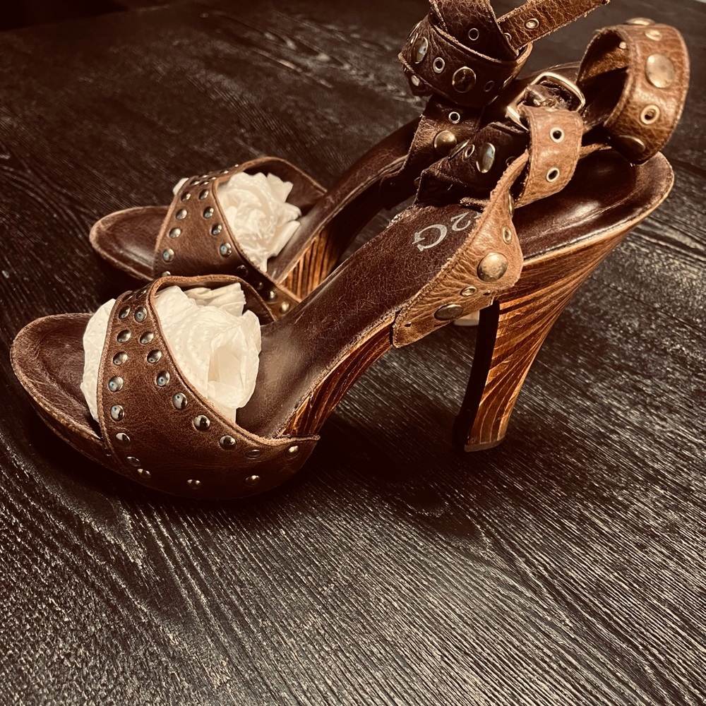 G2G Wooden Strap High Heel Sandal, Looks great on .